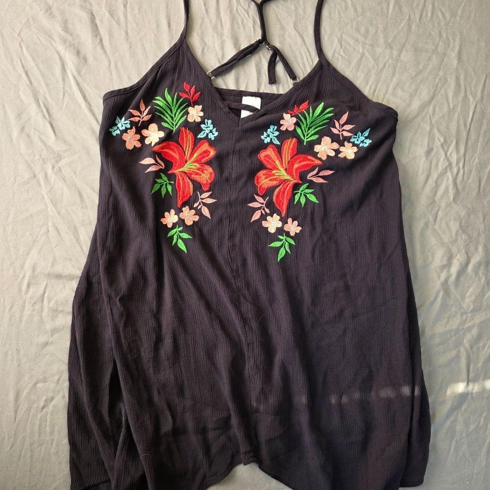 xhilaration flower tank top size xl